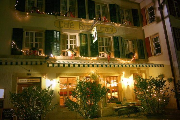 Hotel Zum Alten Schweizer Тванн Экстерьер фото
